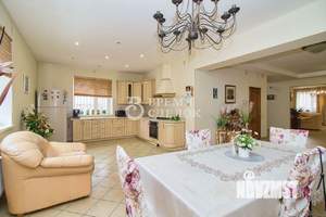 Дом 417м&sup2;, 4-этажный, участок 9 сот.  