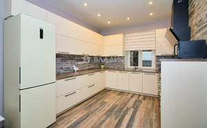 Дом 228м&sup2;, 3-этажный, участок 10 сот.  