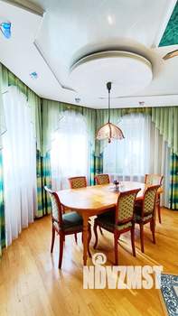 Дом 165м&sup2;, 3-этажный, участок 4 сот.  