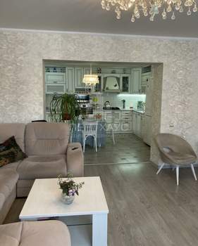 Дом 181м², 3-этажный, участок 7 сот.  