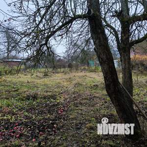 Дом 30м&sup2;, 2-этажный, участок 6 сот.  