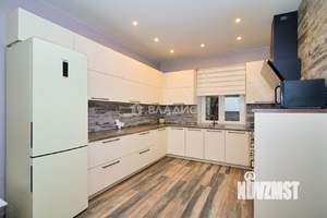 Дом 228м&sup2;, 3-этажный, участок 10 сот.  