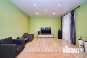 Дом 228м², 3-этажный, участок 10 сот.  