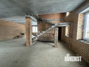 Дом 240м&sup2;, 3-этажный, участок 8 сот.  