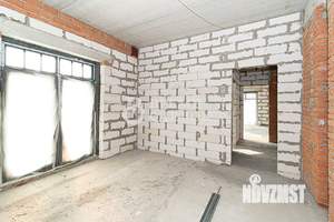 Дом 680м&sup2;, 3-этажный, участок 20 сот.  