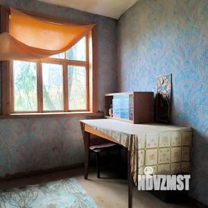 Дом 30м&sup2;, 2-этажный, участок 6 сот.  