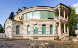 Дом 800м&sup2;, 4-этажный, участок 210 сот.  