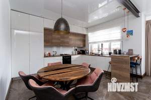 Дом 171м², 2-этажный, участок 6 сот.  