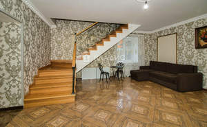 Дом 300м&sup2;, 3-этажный, участок 12 сот.  