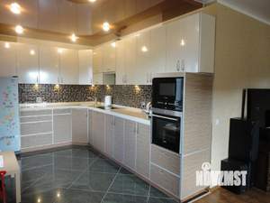 Коттедж 260м², 2-этажный, участок 8 сот.  