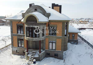 Дом 680м&sup2;, 3-этажный, участок 20 сот.  