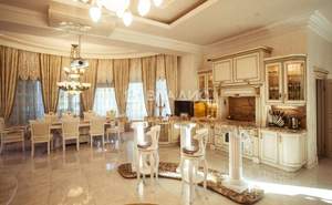 Дом 800м&sup2;, 4-этажный, участок 210 сот.  