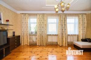 Дом 90м², 2-этажный, участок 6 сот.  