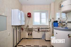 Дом 174м², 2-этажный, участок 12 сот.  