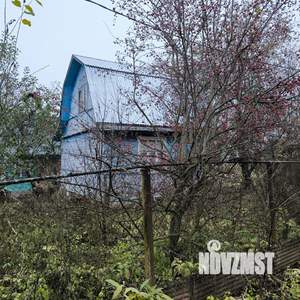 Дом 30м&sup2;, 2-этажный, участок 6 сот.  