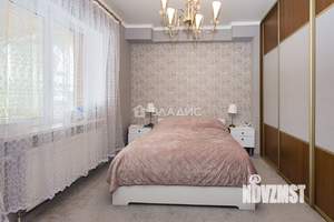 Дом 202м&sup2;, 3-этажный, участок 15 сот.  