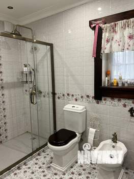 Коттедж 200м², 2-этажный, участок 20 сот.  