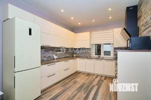 Дом 228м², 3-этажный, участок 10 сот.  