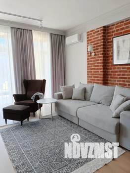 Студия квартира, посуточно, 49м2, 1/3 этаж