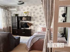 Студия квартира, посуточно, 43м2, 3/10 этаж