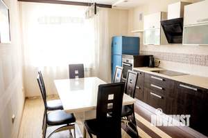 2-к квартира, посуточно, 90м2, 1/1 этаж