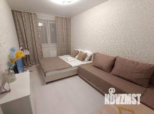 1-к квартира, посуточно, 37м2, 17/18 этаж