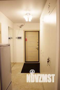 Студия квартира, посуточно, 35м2, 1/18 этаж