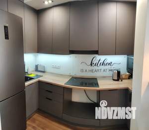 Студия квартира, посуточно, 35м2, 10/17 этаж