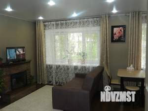 Студия квартира, посуточно, 33м2, 1/5 этаж