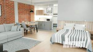 Студия квартира, посуточно, 49м2, 1/3 этаж