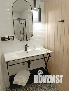 Студия квартира, посуточно, 49м2, 1/3 этаж