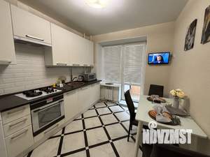 1-к квартира, посуточно, 53м2, 1/1 этаж