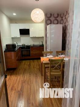 Студия квартира, посуточно, 42м2, 9/9 этаж