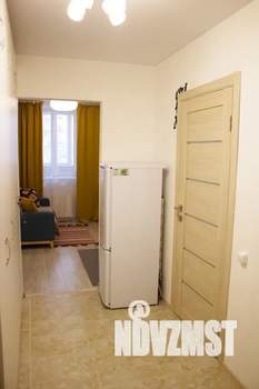 Студия квартира, посуточно, 35м2, 1/18 этаж