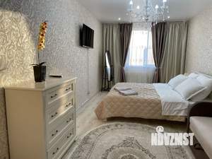 1-к квартира, посуточно, 40м2, 2/18 этаж