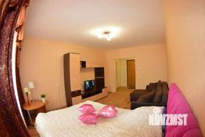 1-к квартира, посуточно, 40м2, 1/1 этаж