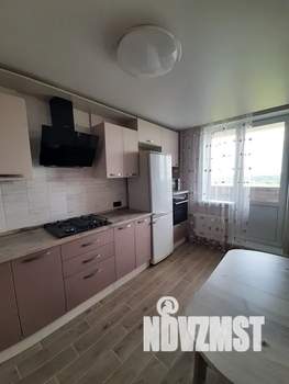 1-к квартира, посуточно, 37м2, 6/18 этаж