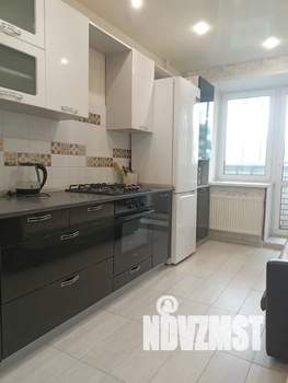 1-к квартира, посуточно, 38м2, 3/10 этаж