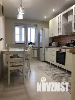 1-к квартира, посуточно, 42м2, 7/10 этаж