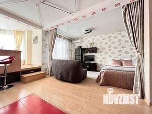 Студия квартира, посуточно, 43м2, 3/10 этаж