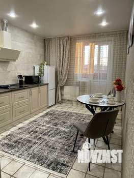 1-к квартира, посуточно, 40м2, 2/18 этаж