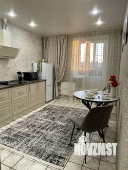 1-к квартира, посуточно, 40м2, 2/18 этаж