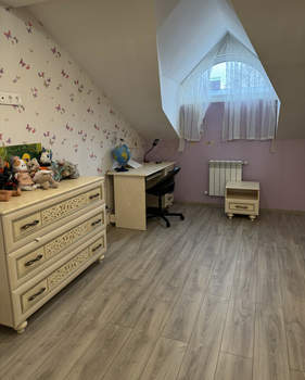 4-к квартира, на длительный срок, 141м2, 2/3 этаж