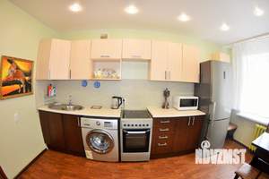 2-к квартира, посуточно, 65м2, 1/1 этаж