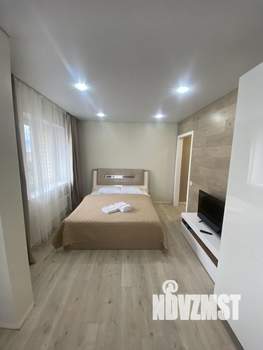 Студия квартира, посуточно, 32м2, 18/19 этаж