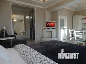 Студия квартира, посуточно, 43м2, 4/5 этаж