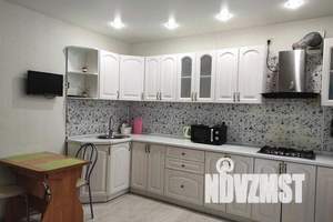 1-к квартира, посуточно, 60м2, 1/10 этаж