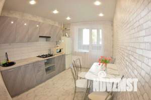 2-к квартира, посуточно, 65м2, 2/18 этаж