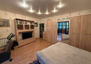 2-к квартира, вторичка, 76м2, 1/6 этаж