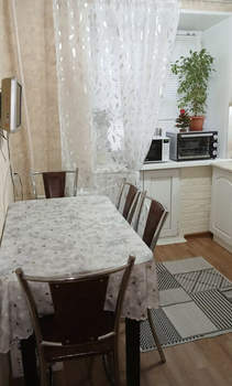 2-к квартира, вторичка, 42м2, 1/5 этаж